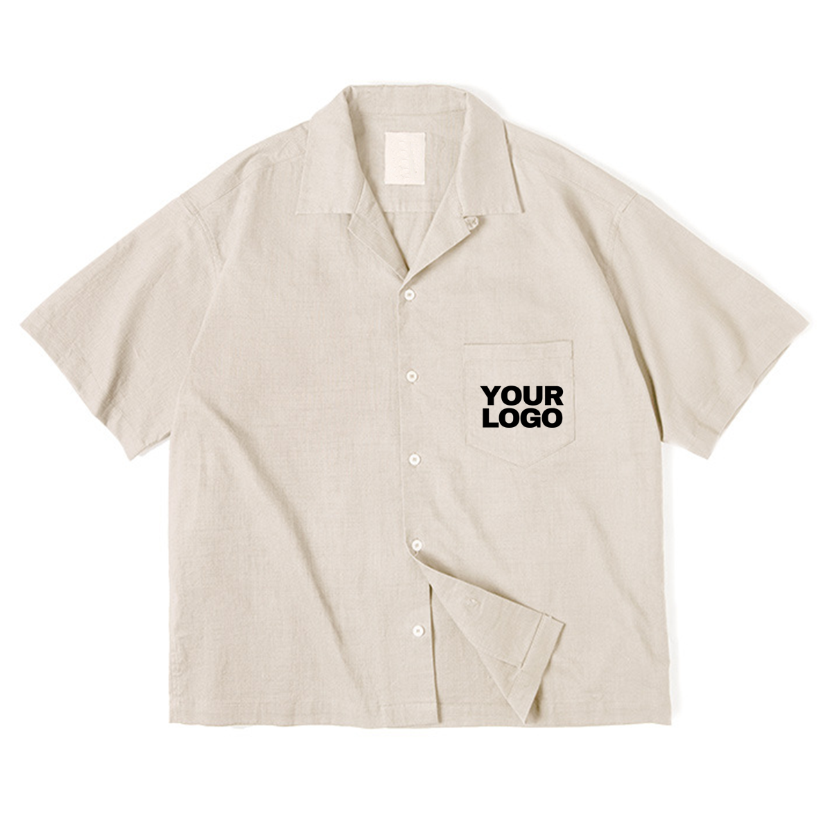 Chemise beige manches courtes à personnaliser, impression noire sur la poche cœur, coupe droite et légère