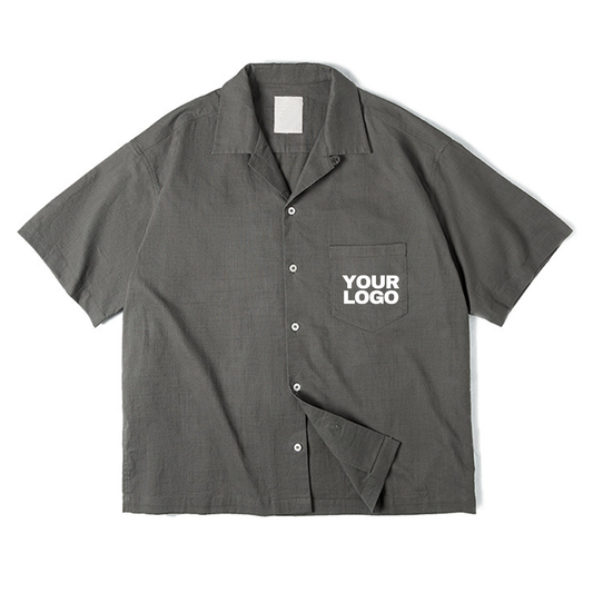 Chemise grise personnalisable avec visuel sur la poche poitrine, coupe casual chic, sans minimum